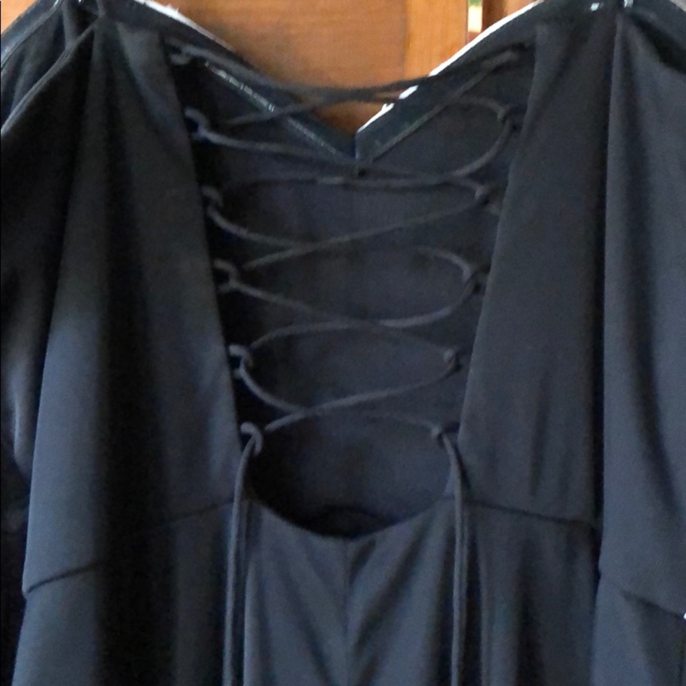 Need a Prom dress? Size 5 black dress - Picture 5 of 8